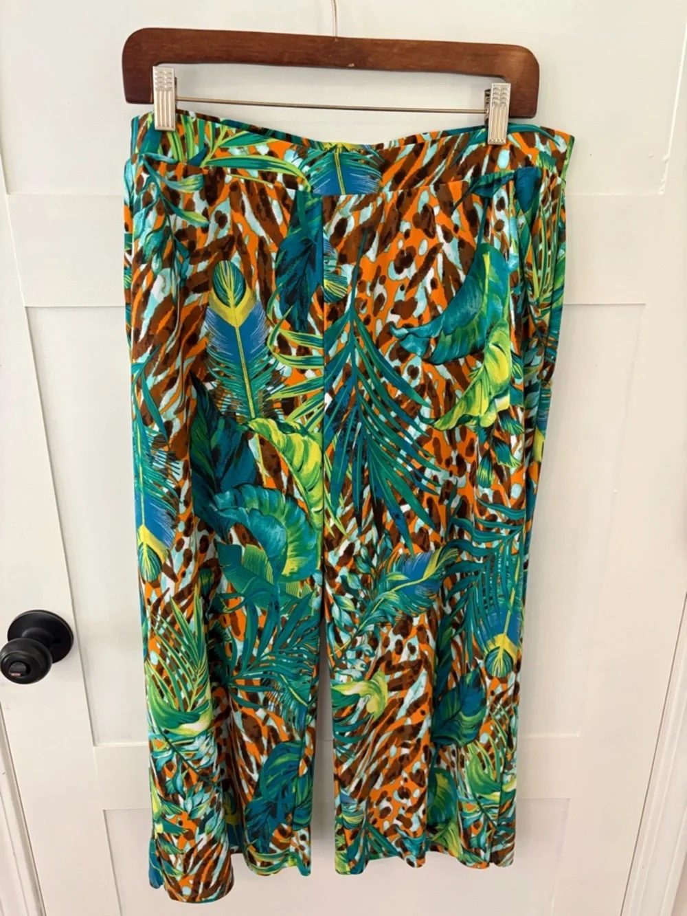 Attitudes by Renee Tropical Jersey Knit Two Piece Set. Size LP. - Picture 7 of 16